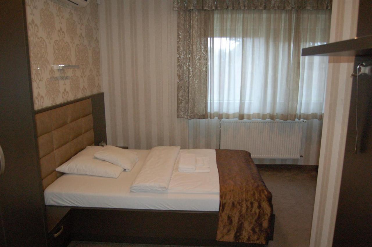 Control Motel Jászberény Extérieur photo