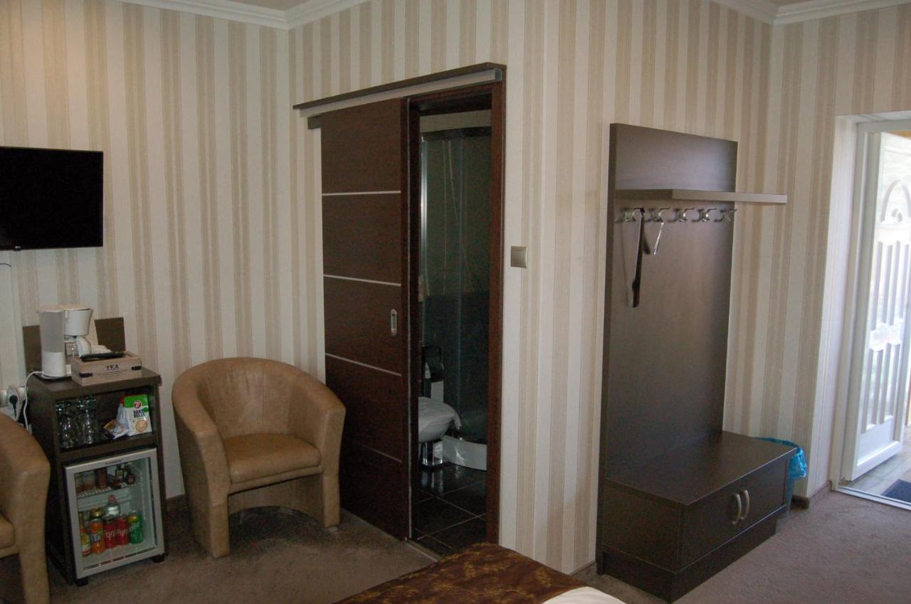 Control Motel Jászberény Extérieur photo