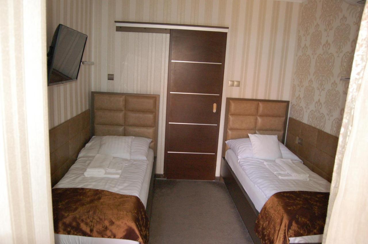 Control Motel Jászberény Extérieur photo